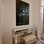 Blue Rose Apartment *